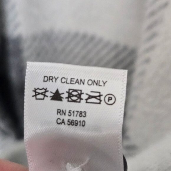 Maurices Size 2X Plaid Fleece Gray Button-Up Shirt Jacket Shacket - Picture 4 of 9